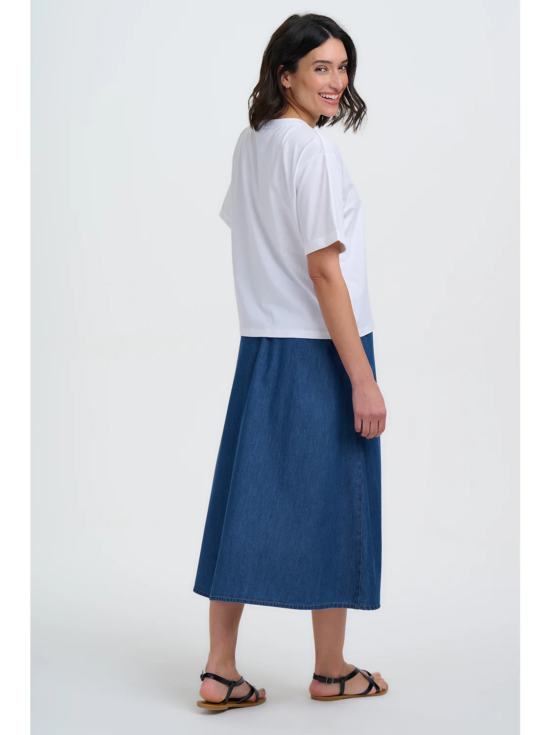 Celia Boxy T-Shirt - White Flower Chain - Image 3