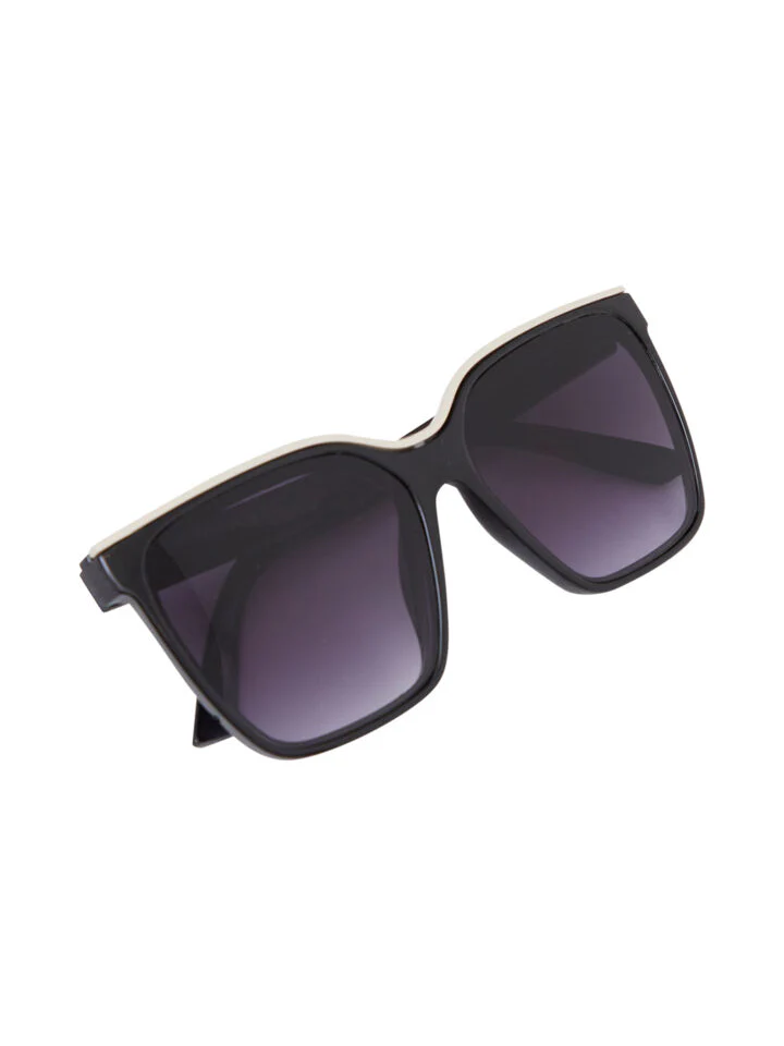 Paihia Sunglasses and Case - Image 5