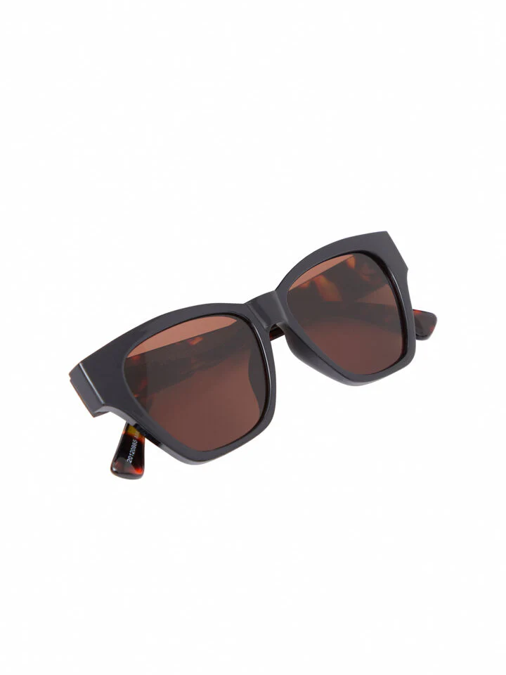 Paihia Sunglasses and Case - Image 9