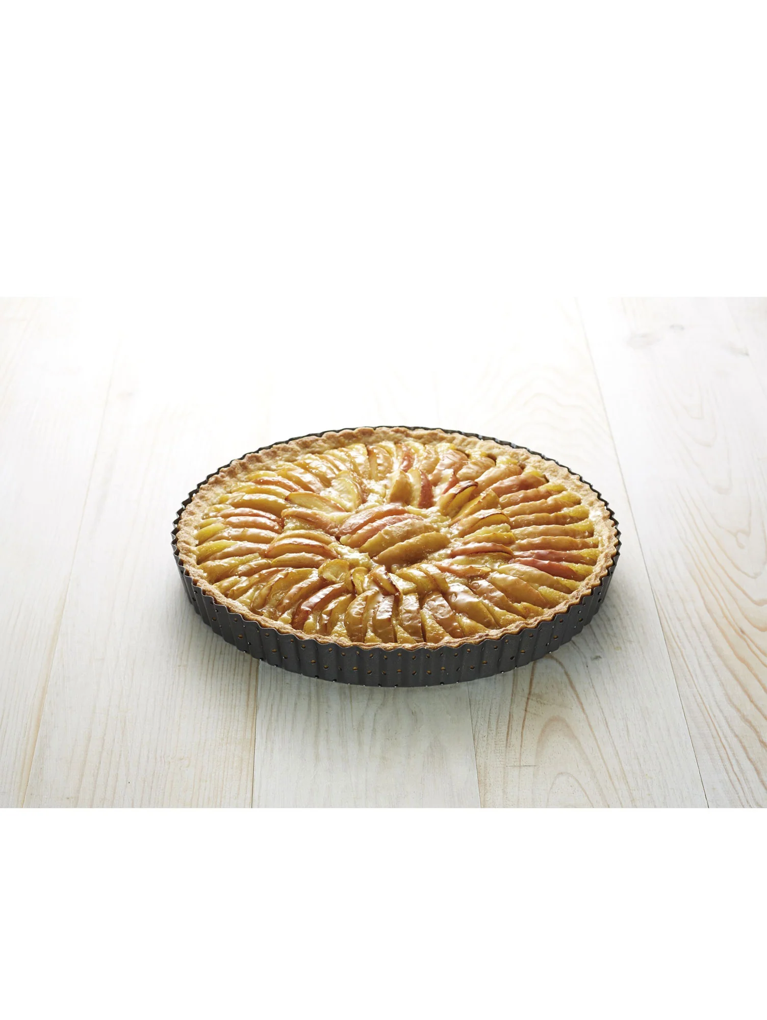 MasterClass Crusty Bake Non-stick Fluted Round 20cm Quiche Tin - Image 3