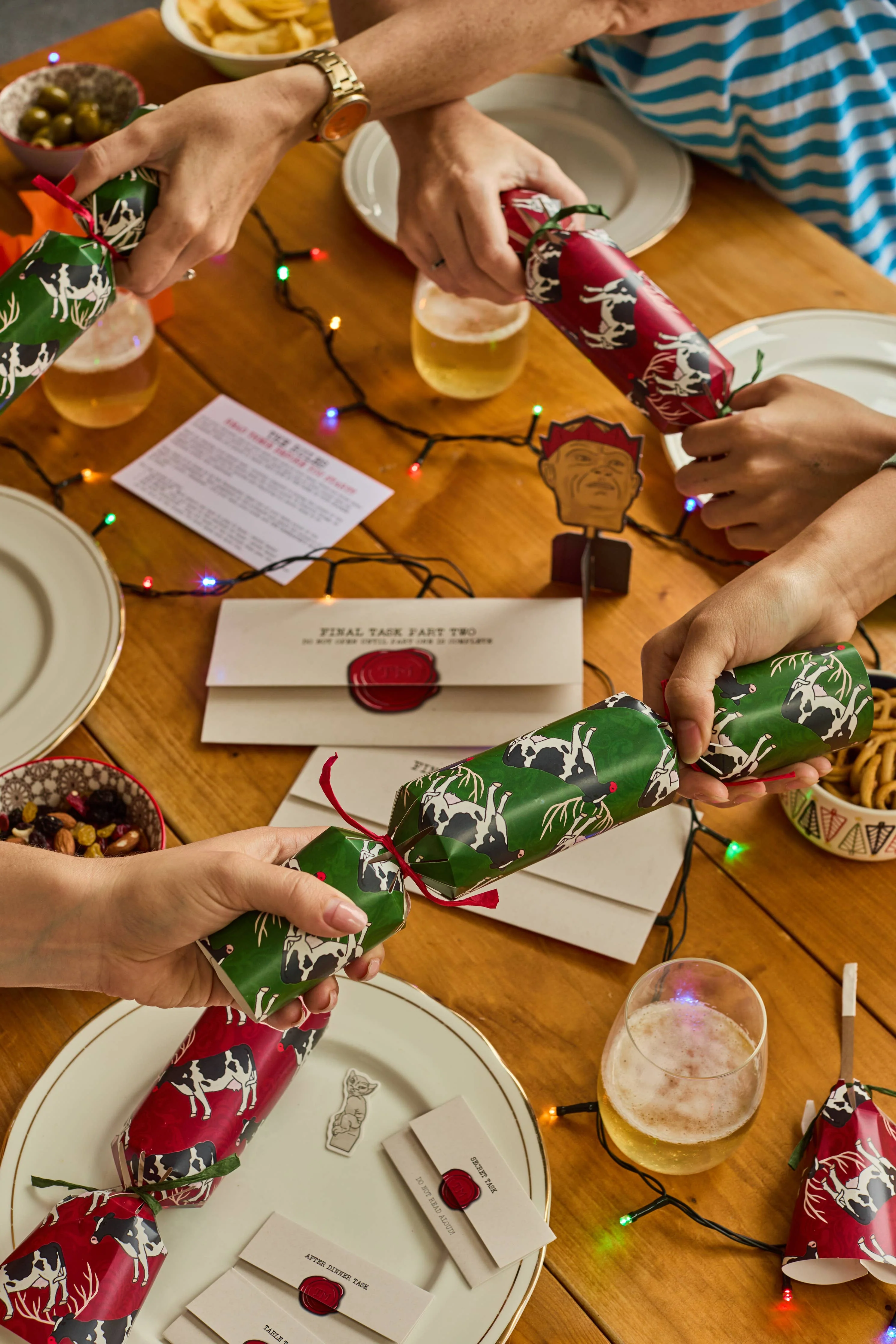 Official Taskmaster 2025 Christmas Crackers - Set of 6 - Image 6